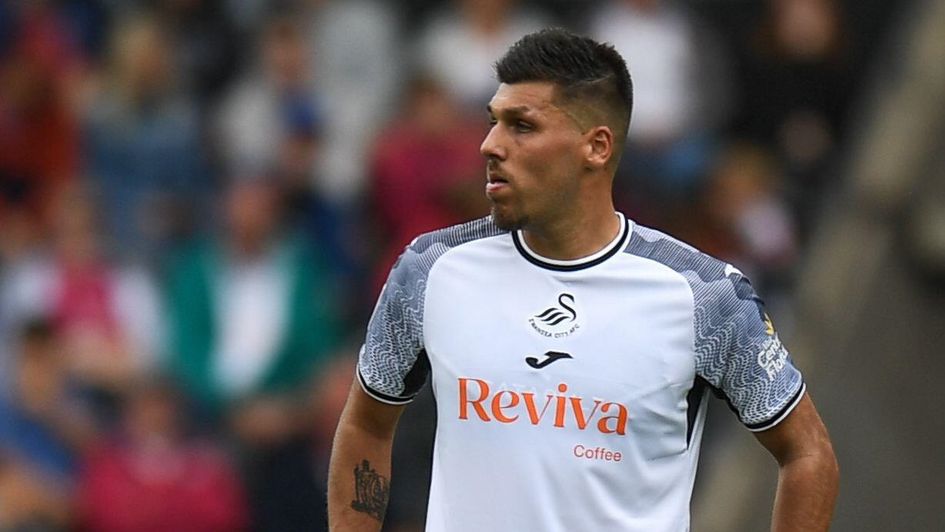 Joël Piroe joins Leeds on four-year deal from Swansea