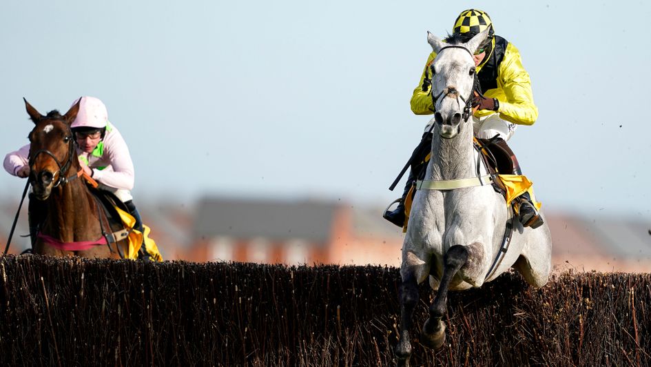 Eldorado Allen leads Royale Pagaille over the last