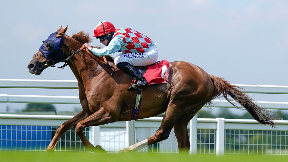Red Verdon en route to victory under Ryan Moore