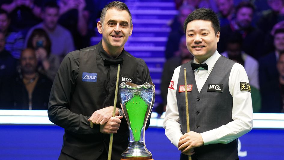 Ronnie O'Sullivan and Ding Junhui before the UK Championship final