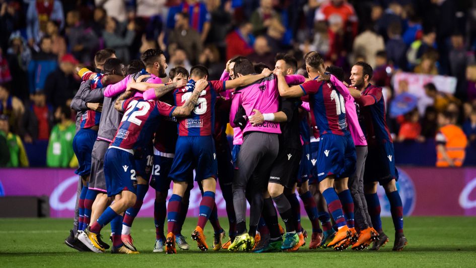 Levante celebrate the 5-4 victory against Barcelona
