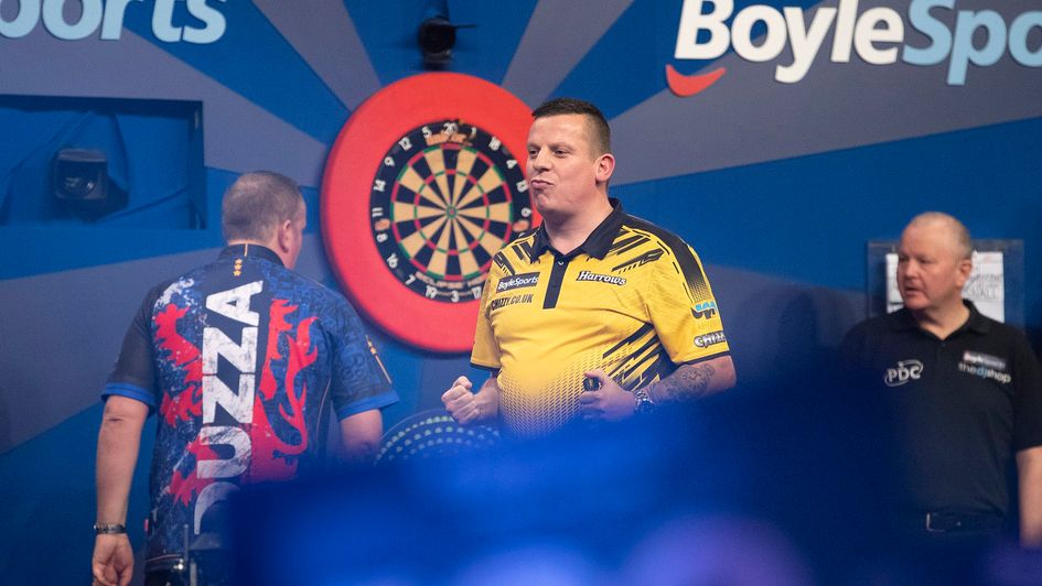 Dave Chisnall celebrates against Glen Durrant (Picture: PDC/Lawrence Lustig)