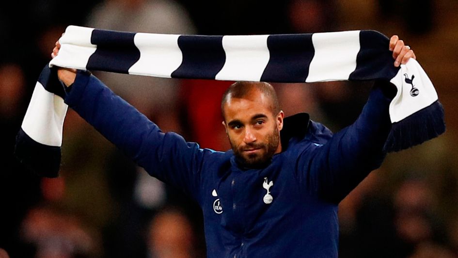 Lucas Moura with his new Tottenham scarf