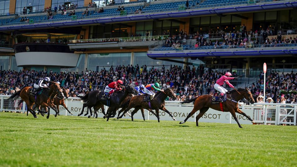 Oxted and Cieren Fallon win the King's Stand