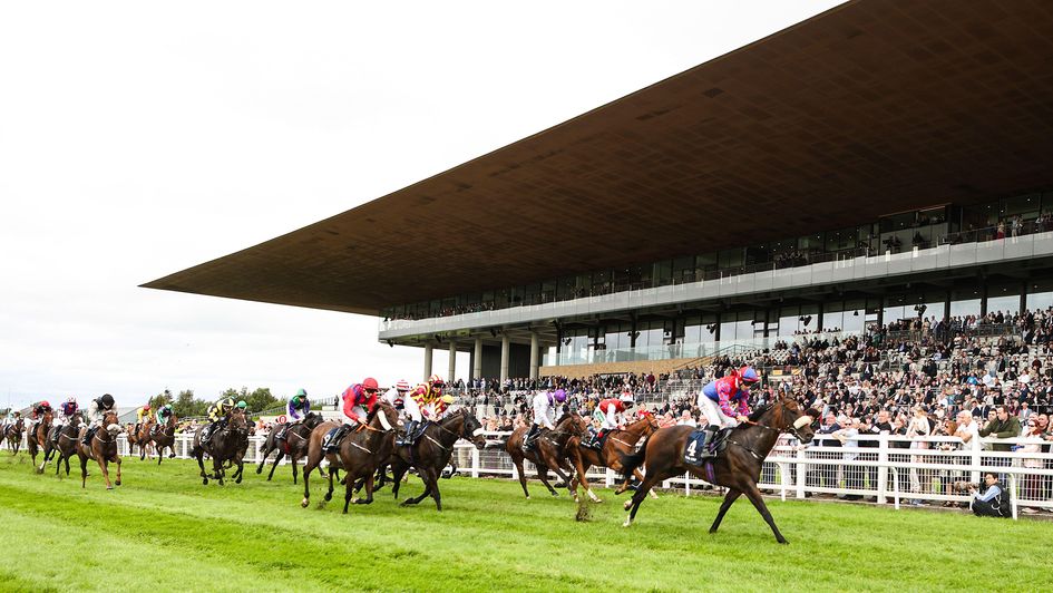 Action from the Irish Stallion Farms EBF Bold Lad Sprint Handicap