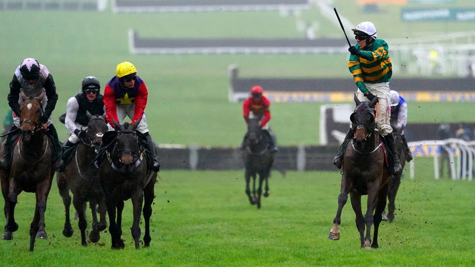 Sire Du Berlais (right) wins the Paddy Power Stayers' Hurdle