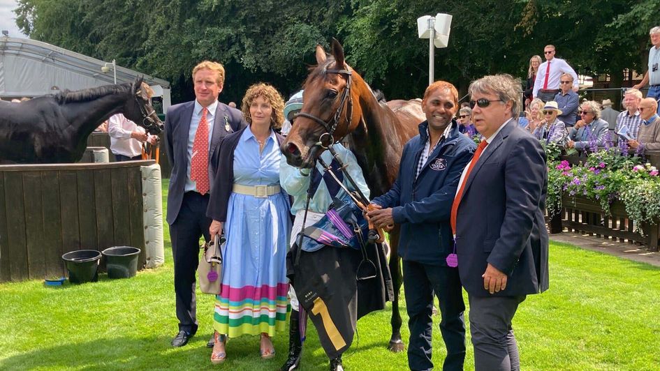 Newmarket review Reina Del Mar reigns for Ed Walker