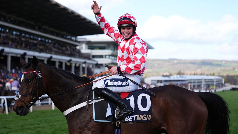 James Bowen celebrates on Jingko Blue
