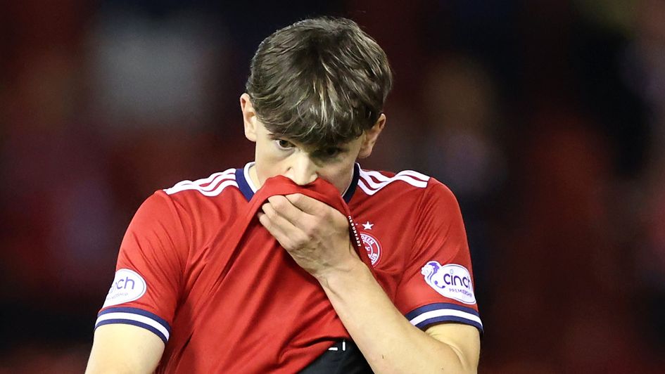 Liverpool have signed full-back Calvin Ramsay from Aberdeen.