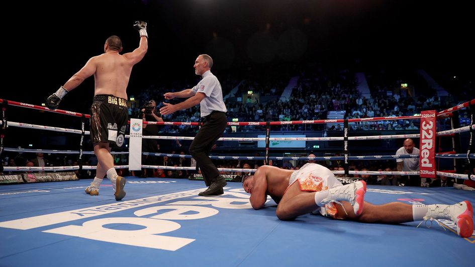 Zhilei Zhang knocks out Joe Joyce at Wembley