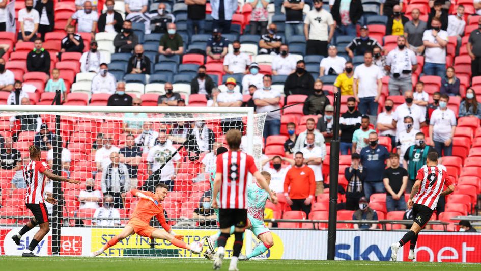Emiliano Marcondes scores for Brentford