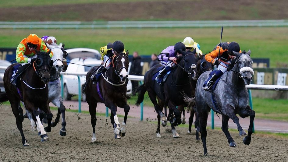 Penzance storms clear of his rivals at Lingfield