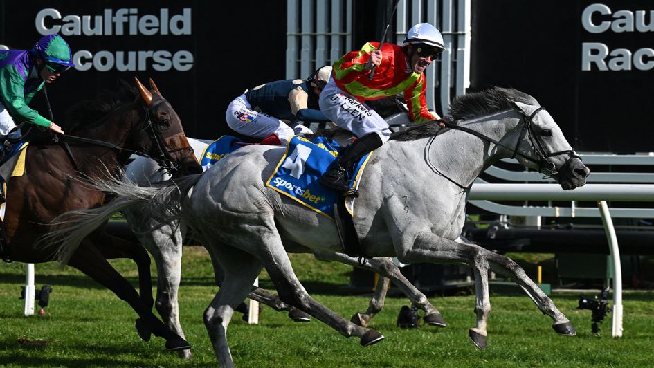 Enfjaar is third as Kingswood wins the Caulfield Cup