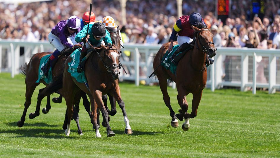 Moonrise takes control at Ascot under Oisin Murphy