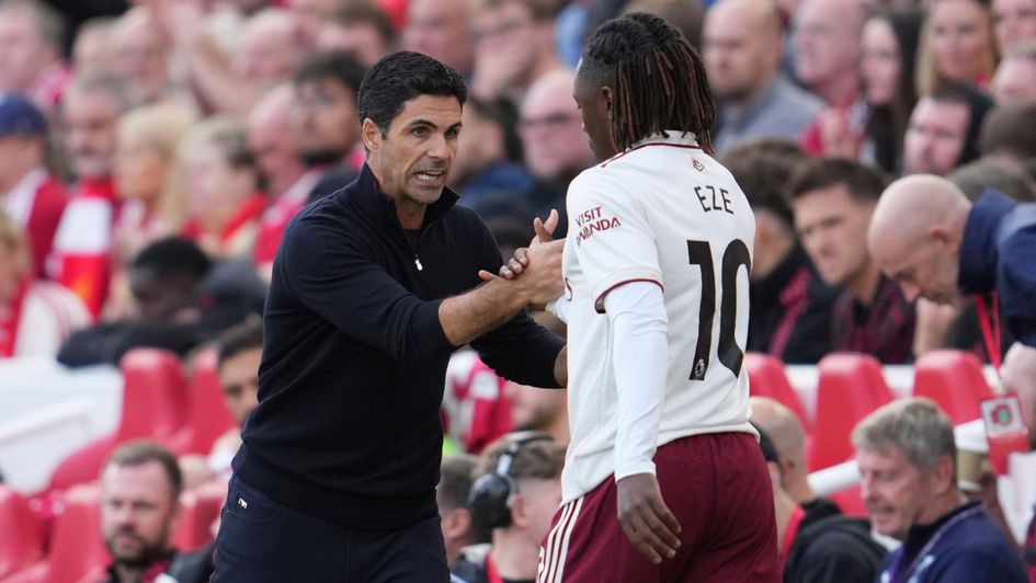Mikel Arteta shake hands with Arsenal's Eberechi Eze