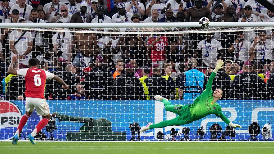 Arsenal's Gabriel Magalhaes shoots over the bar