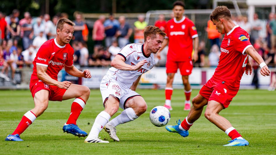 Connor Ronan in action for Aberdeen