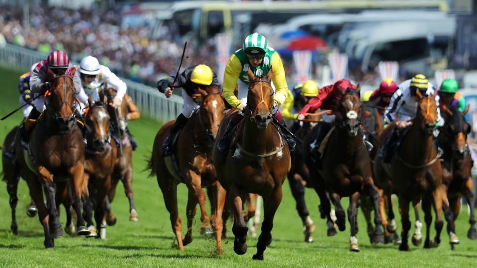 Tanasoq wins the "Dash" at Epsom