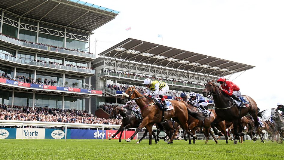 Dakota Gold triumphs at York