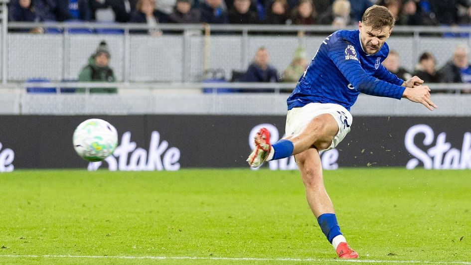 Kiernan Dewsbury-Hall in action for Everton