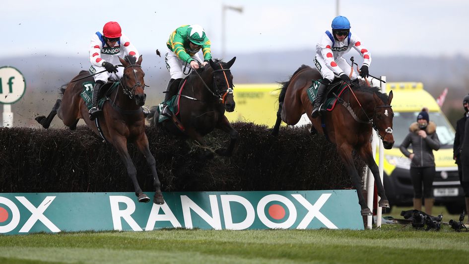 Protektorat (left) on his way to beating Hitman (right) and The Shunter