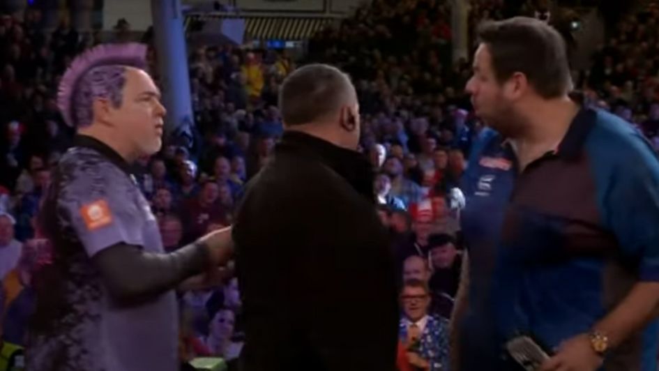 Wright and Lewis exchange words (Pic: PDC)