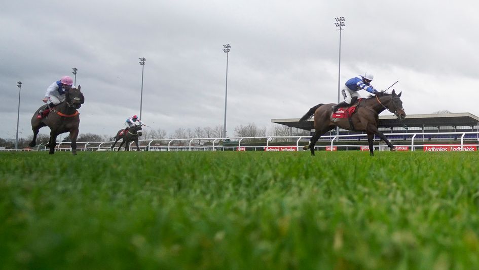 Frodon beats Waiting Patiently in the King George VI Chase