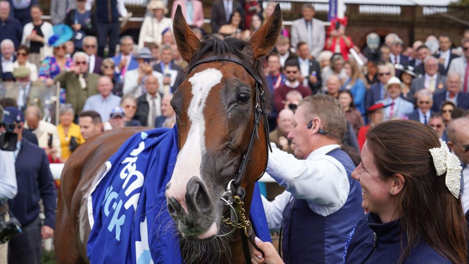 Minnie Hauk: Supplemented and adds star quality to the Arc