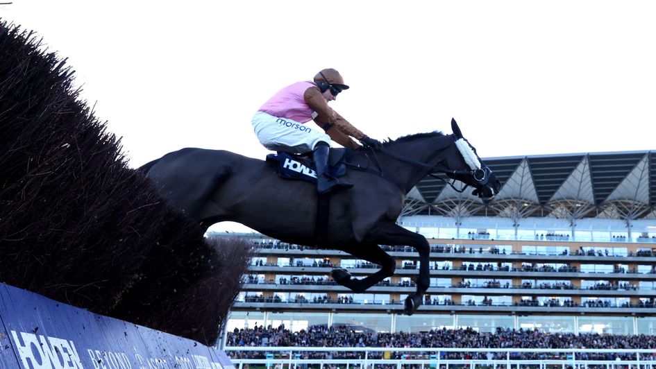 Etalon on his way to victory at Ascot