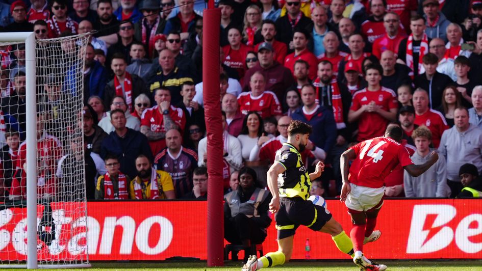 Callum Hudson-Odoi scores