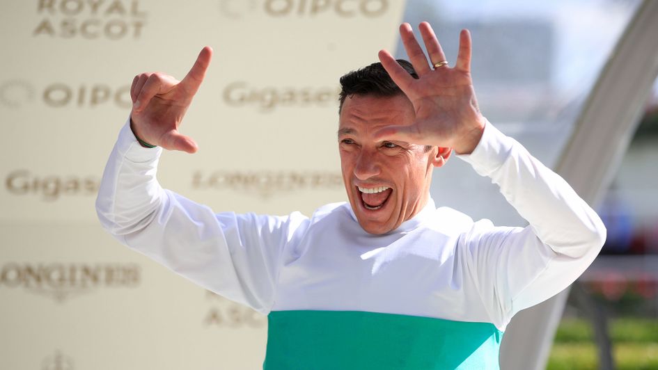 Frankie Dettori celebrates