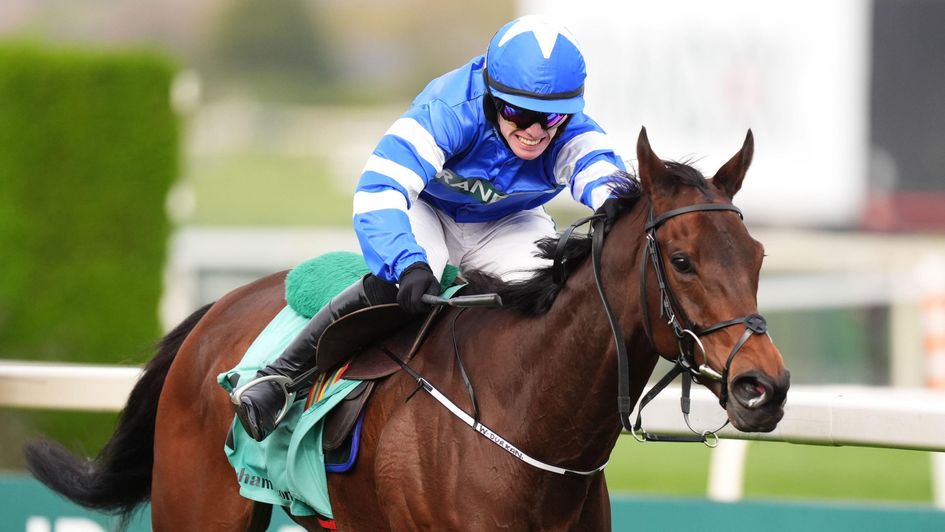 Laafi and Patrick O'Brien winning at Aintree