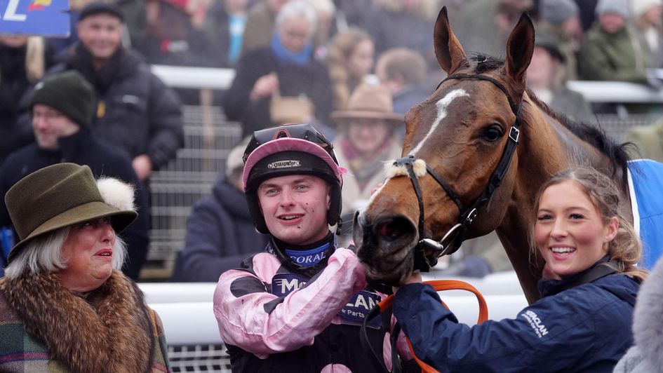 Sean Bowen celebrates with Woodie Flash