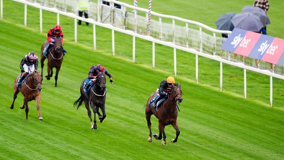 Cut A Dash won the opening race of York's Dante Festival