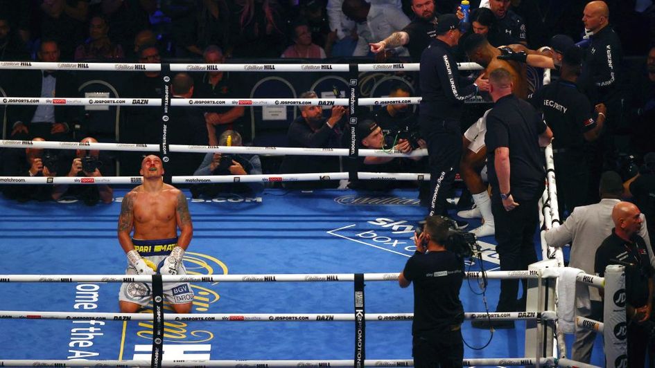 Oleksandr Usyk celebrates after a fabulous performance