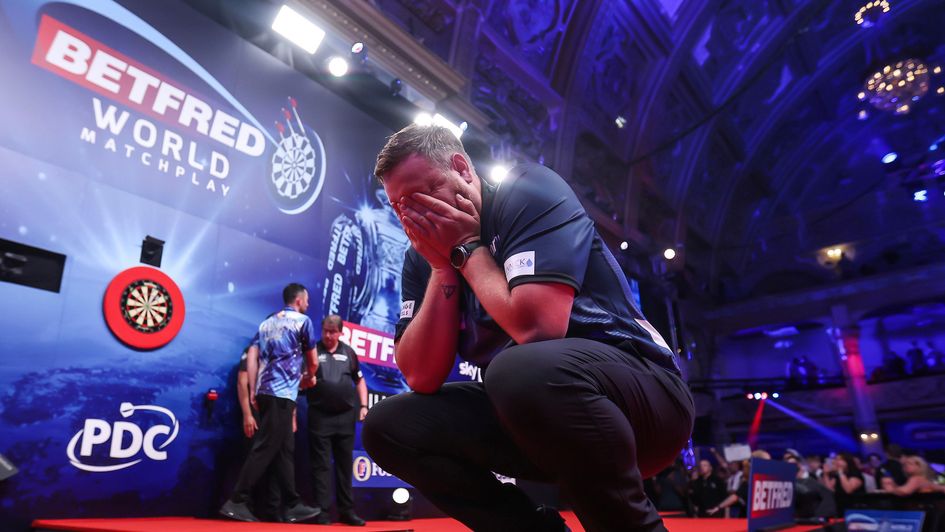 Cameron Menzies celebrates beating Luke Humphries (Picture: PDC)