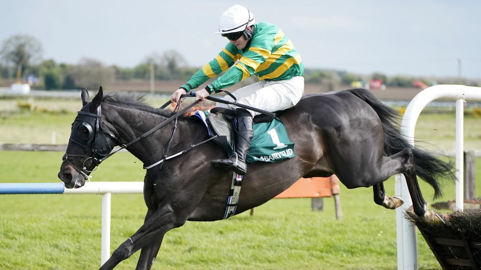Darasso in winning action at Fairyhouse under Luke Dempsey
