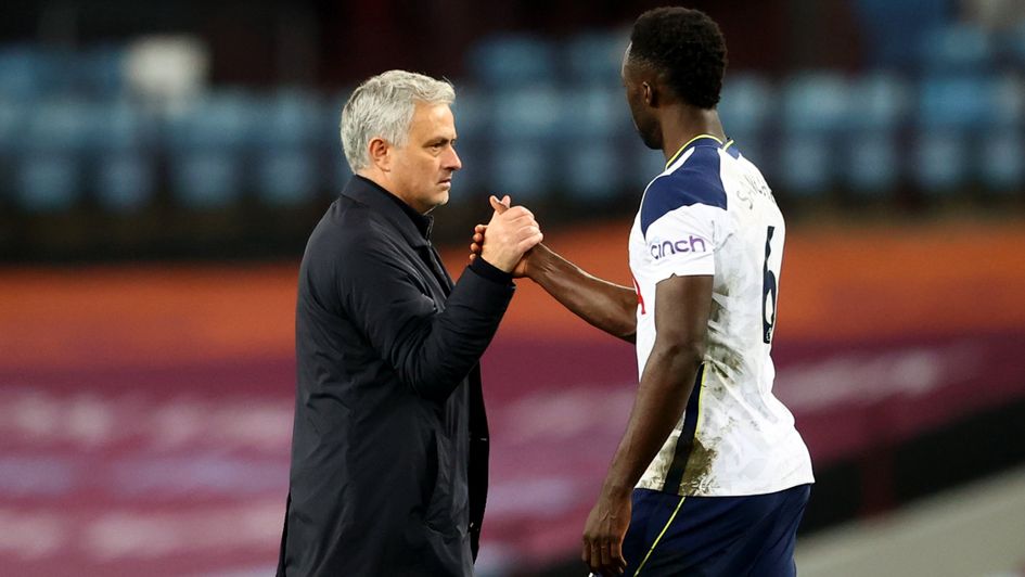 Jose Mourinho congratulates Davinson Sanchez