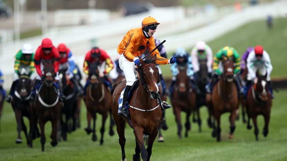 Heaven Help Us runs away with the Coral Cup