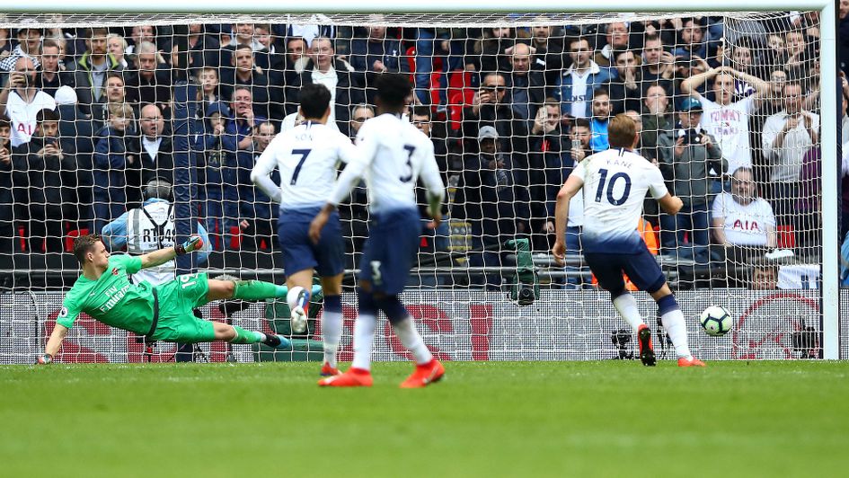Harry Kane sends Arsenal keeper Leno the wrong way