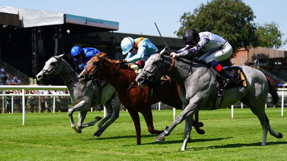 Weekend Roar, ridden by Oisin Murphy, wins at Newmarket