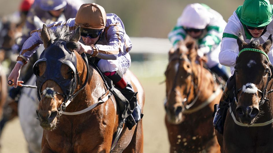 Summerghand and Adam Kirby strike at Lingfield