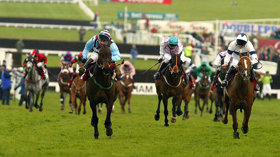 Best Mate wins his first Gold Cup