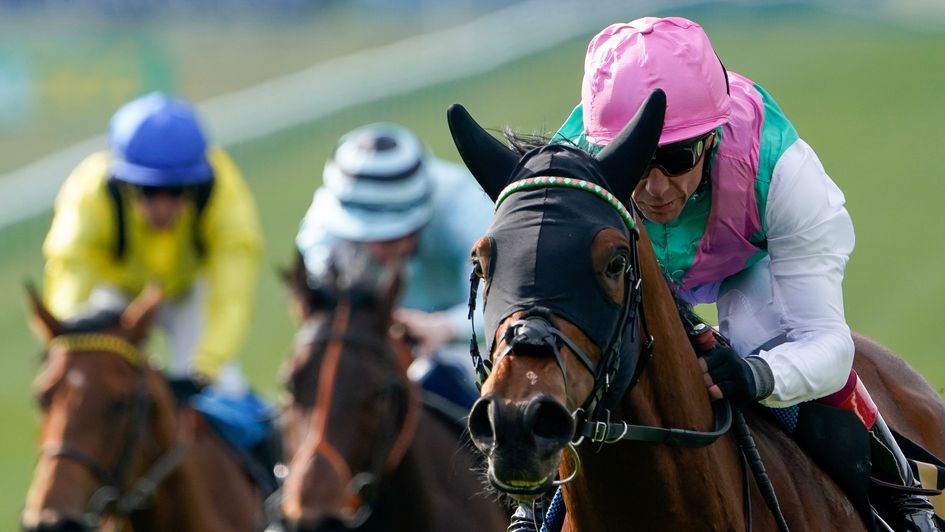 Frankie Dettori wins on Convey