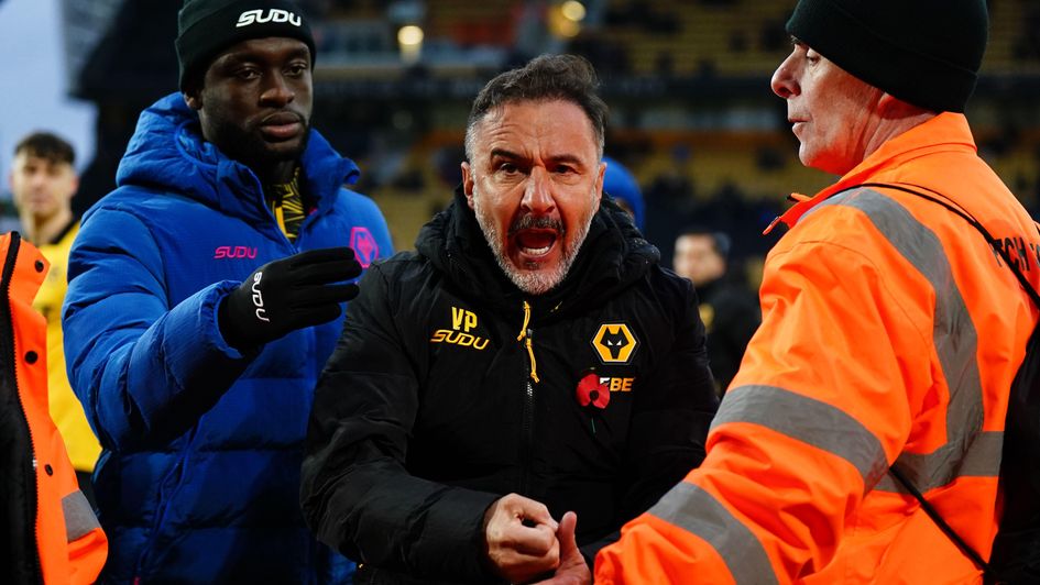 Vitor Pereira confronts Wolves fans after their 3-2 defeat