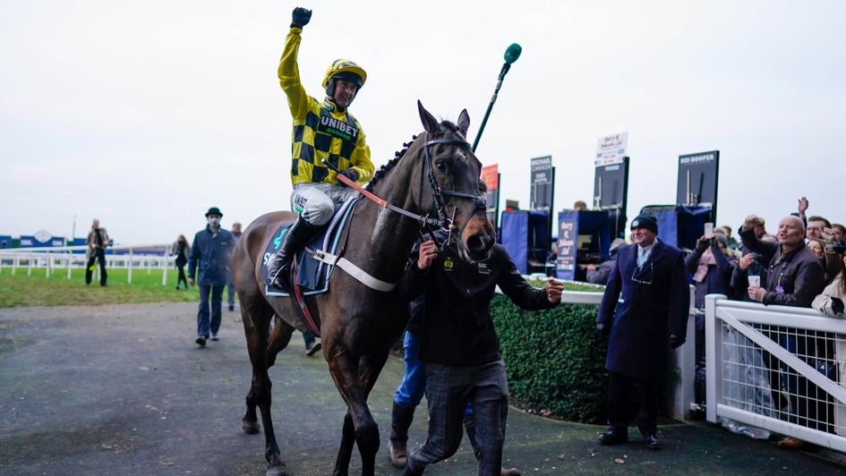 Shishkin and de Boinville get an incredible reception at Ascot