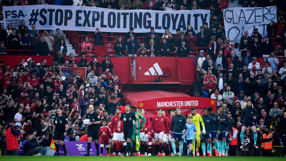 Manchester United fans protest