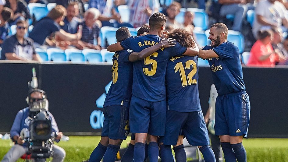Real Madrid celebrate a wonder goal from Toni Kroos