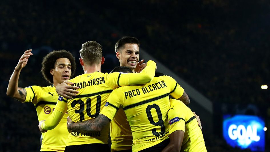 Paco Alcacer celebrates with his Borussia Dortmund teammates