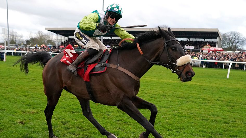 Sam Twiston-Davies wins on Clan Des Obeaux